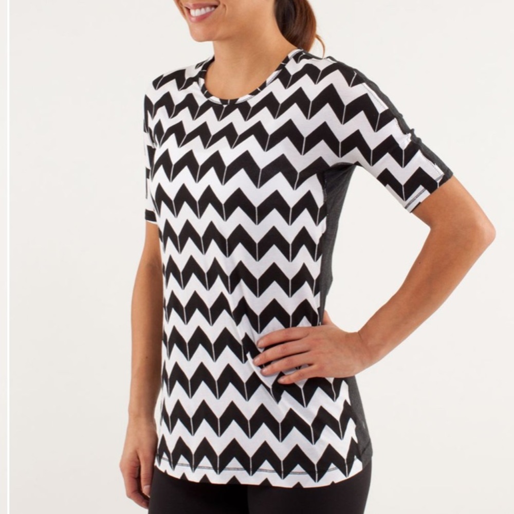 Lululemon Devotion Short Sleeve Tee VGUC